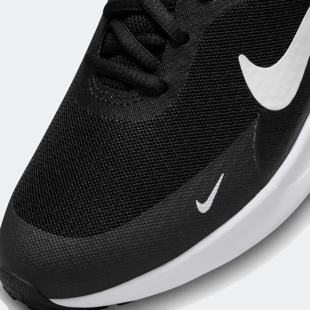 Nike Revolution 7