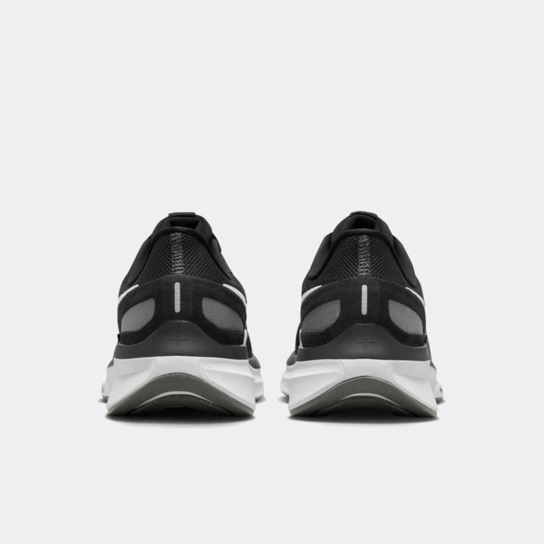 Nike Structure 25