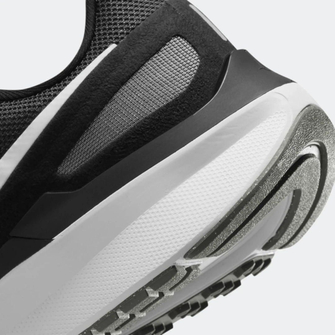 Nike Structure 25